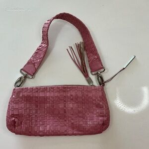 Y2K Elliot Lucca Women’s pink mini  like new woven handbag silver hardware